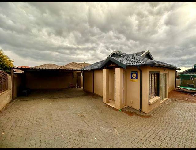 3 BEDROOM HOUSE FOR SALE IN AMANDASIG